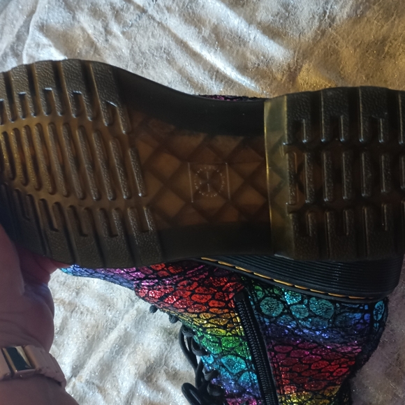 Rainbow Doc Martens in size 2 young ladies. Very expensive new and these are new - Picture 6 of 10